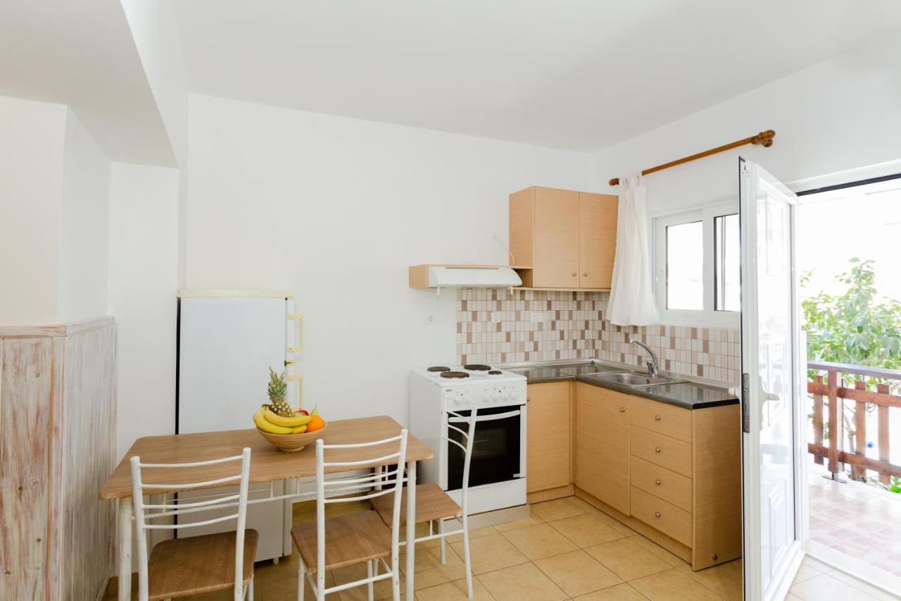Christos Studios And Family Apartments Stegna Exteriér fotografie