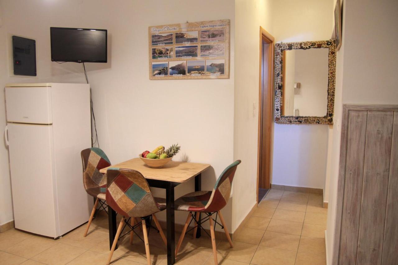 Christos Studios And Family Apartments Stegna Exteriér fotografie