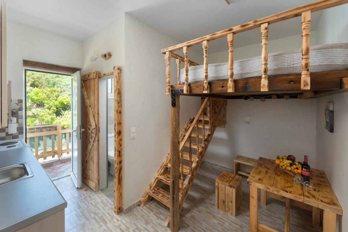 Christos Studios And Family Apartments Stegna Pokoj fotografie